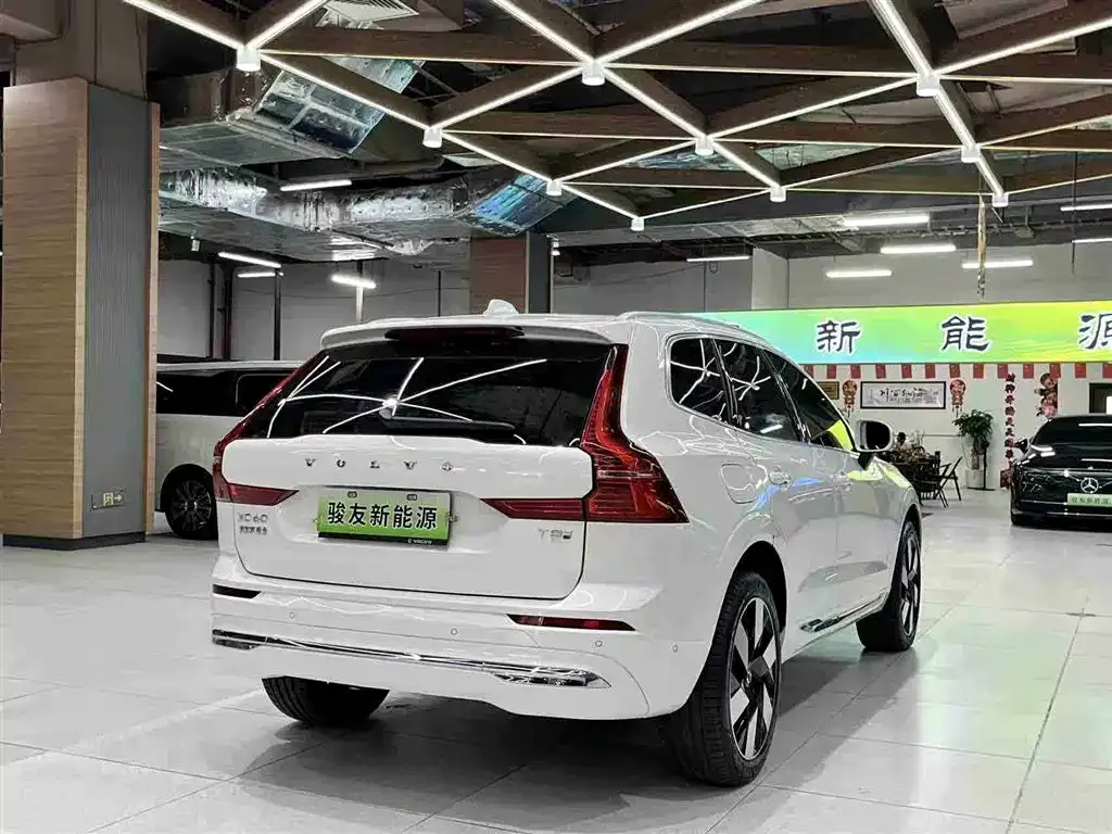 Volvo XC60 PHEV 2025 из CN, фото 8