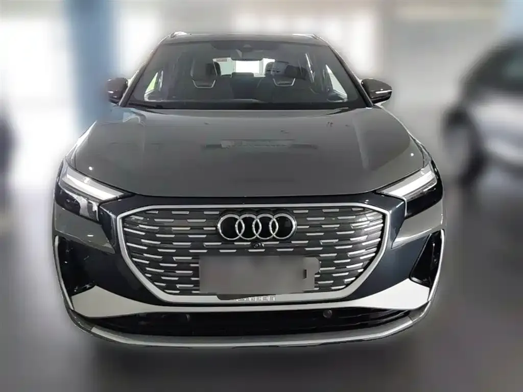 Audi Q4 e-tron — фото 10