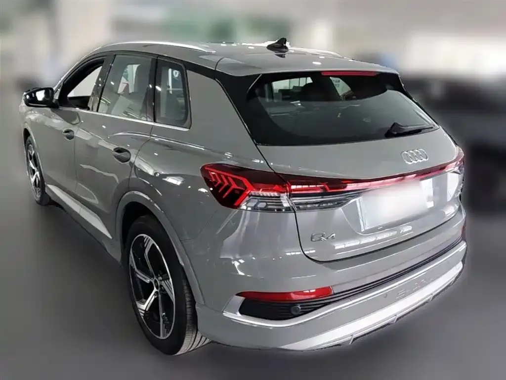 Audi Q4 e-tron — фото 6