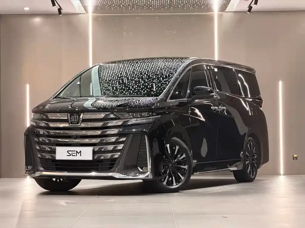 Toyota Vellfire — фото 1