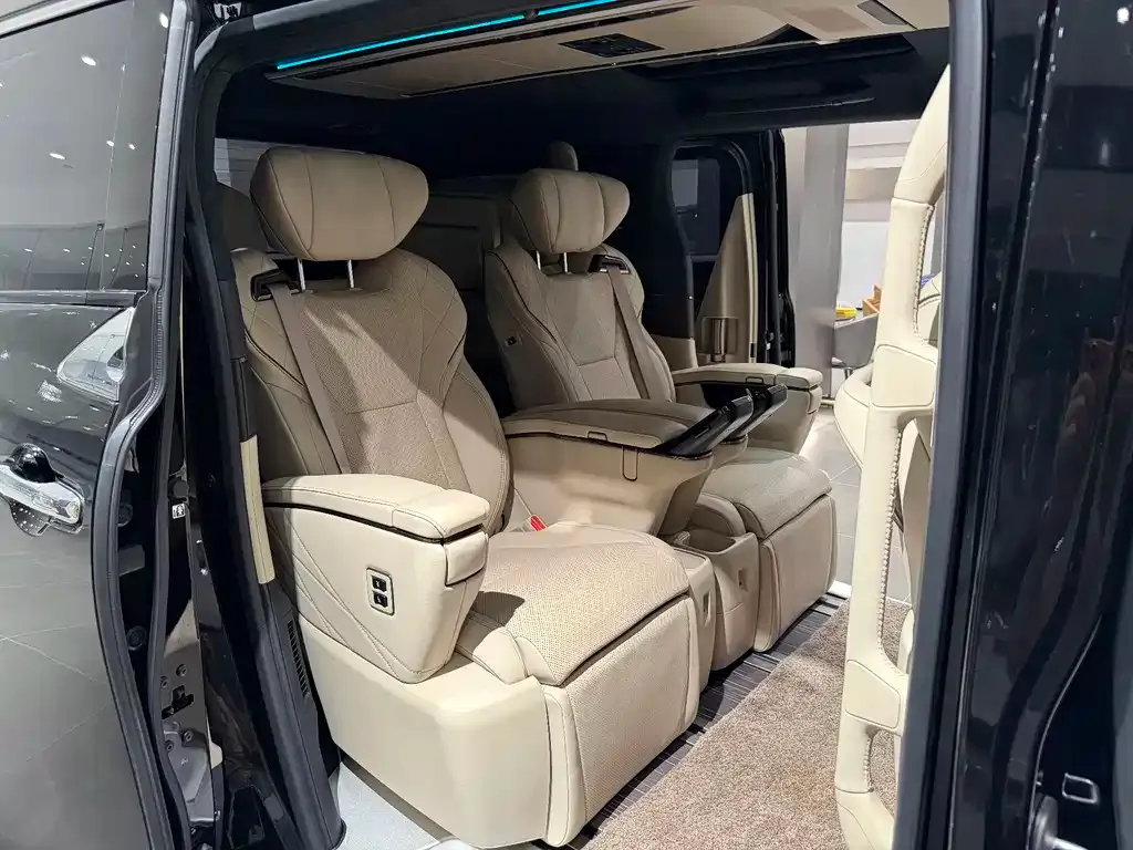 Toyota Vellfire — фото 7