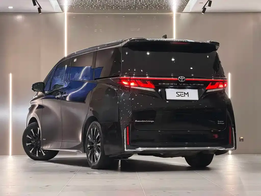 Toyota Vellfire — фото 8