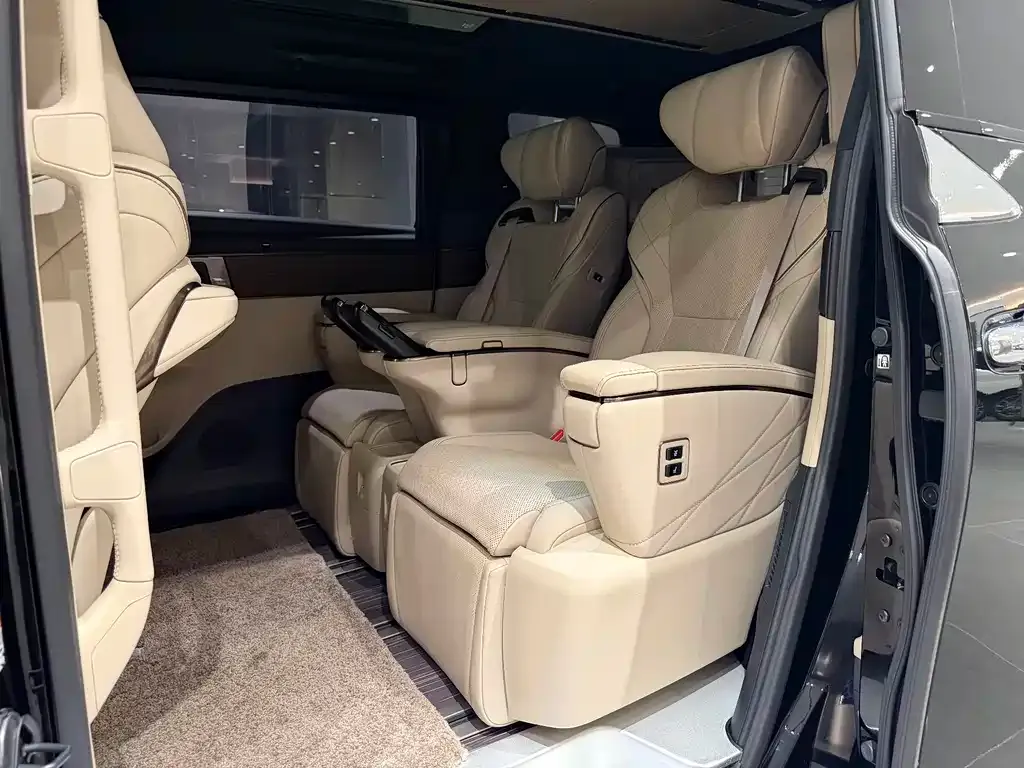 Toyota Vellfire — фото 10