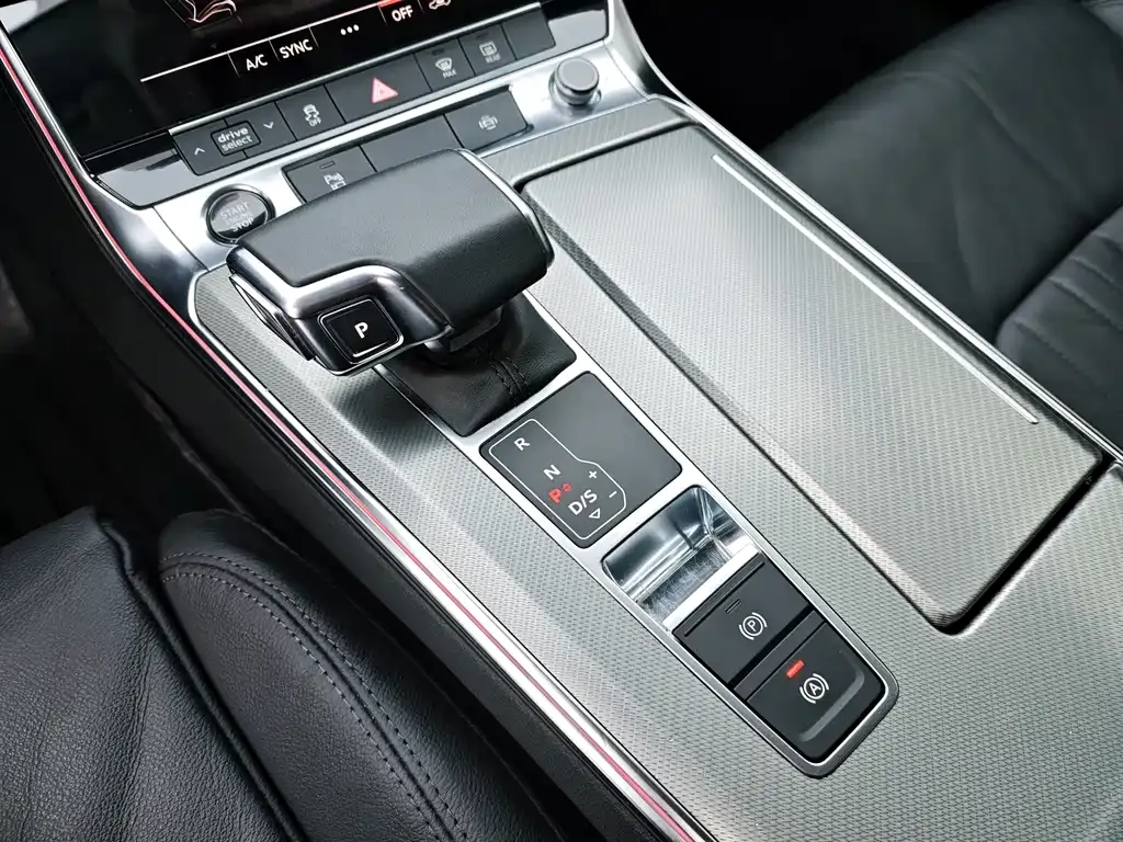 Audi A6L — фото 5