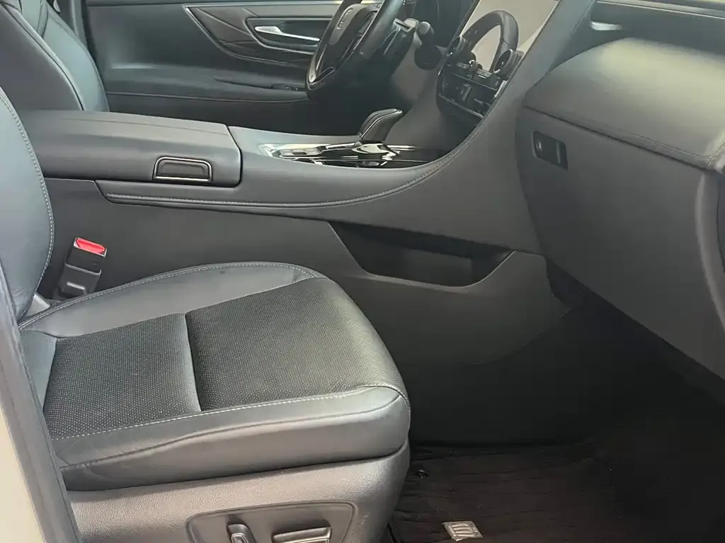 Toyota Vellfire 2024 из CN, фото 8