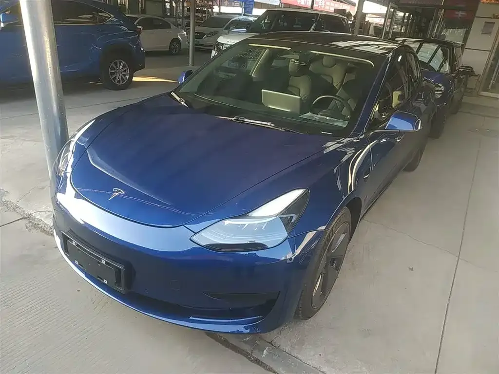 Tesla Model 3 — фото 2