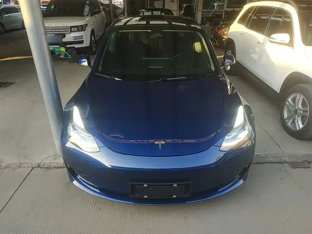Tesla Model 3 — фото 4