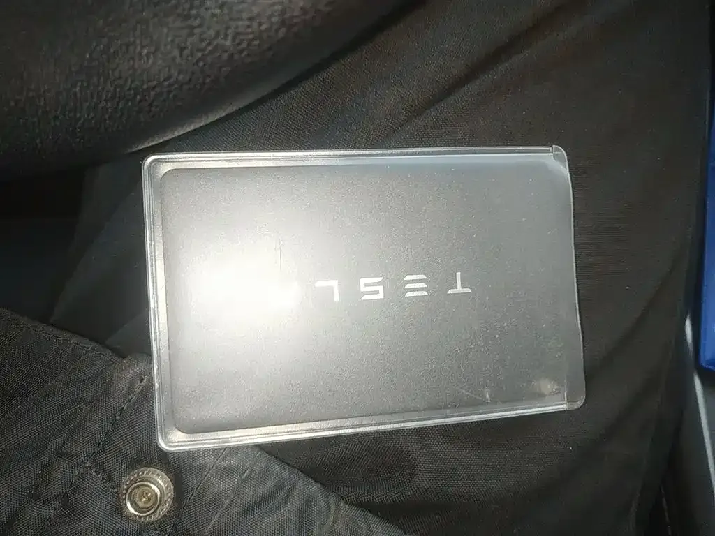 Tesla Model 3 — фото 8