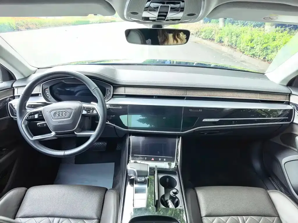 Audi A8 — фото 9