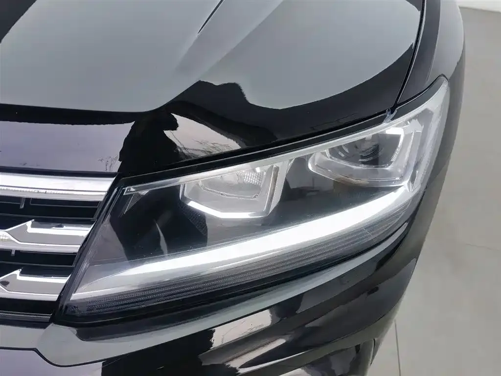 Volkswagen Tiguan L — фото 8