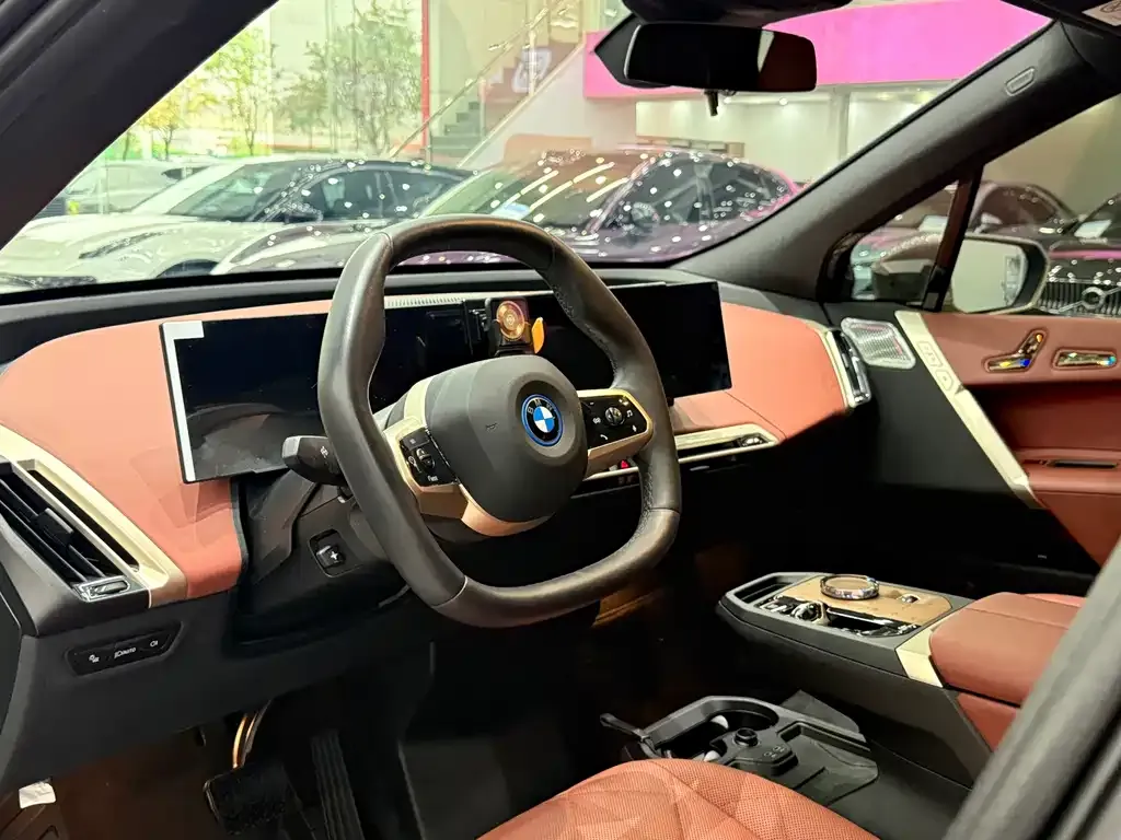 BMW iX M60 2024 из CN, фото 10