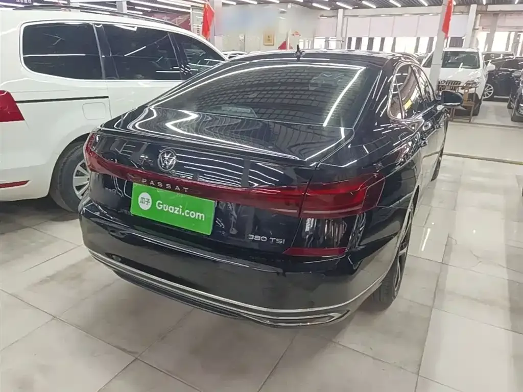 Volkswagen Passat — фото 10
