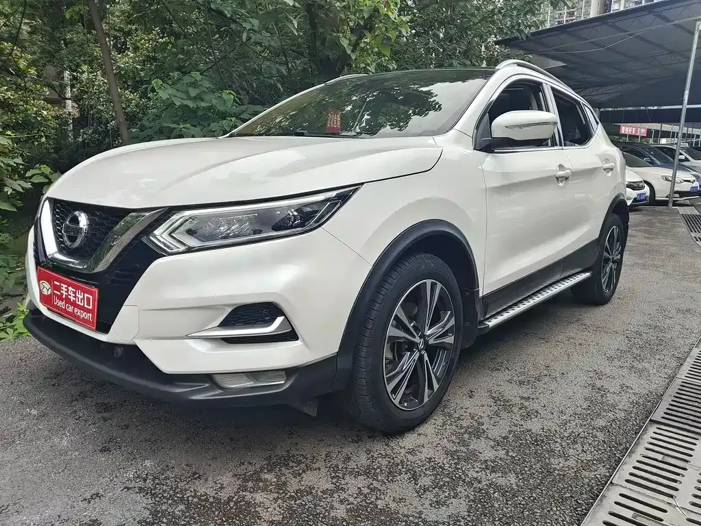 Nissan Qashqai — фото 1