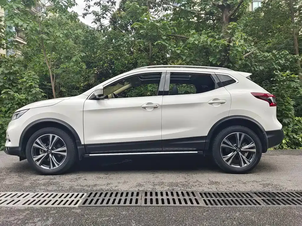 Nissan Qashqai — фото 7