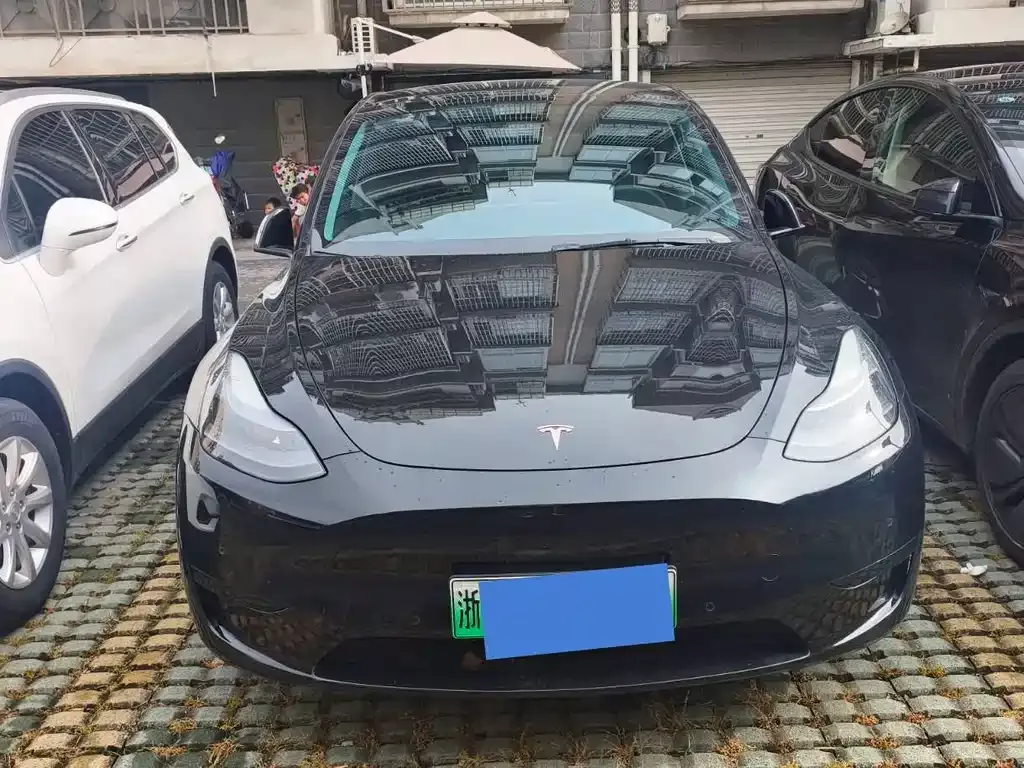 Tesla Model Y — фото 6
