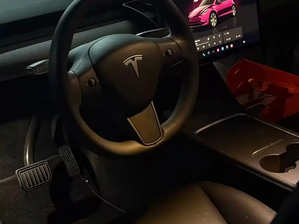 Tesla Model Y — фото 2