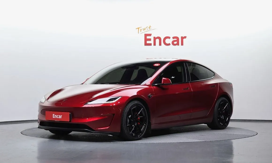 Tesla Model 3 — фото 1