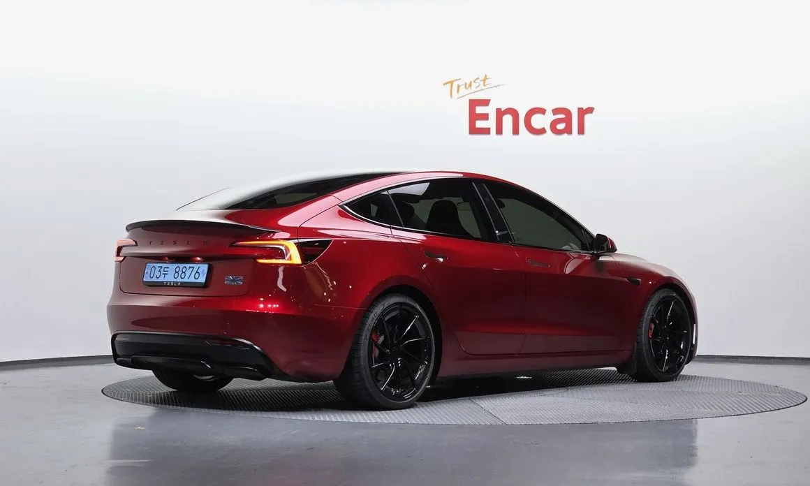Tesla Model 3 — фото 7