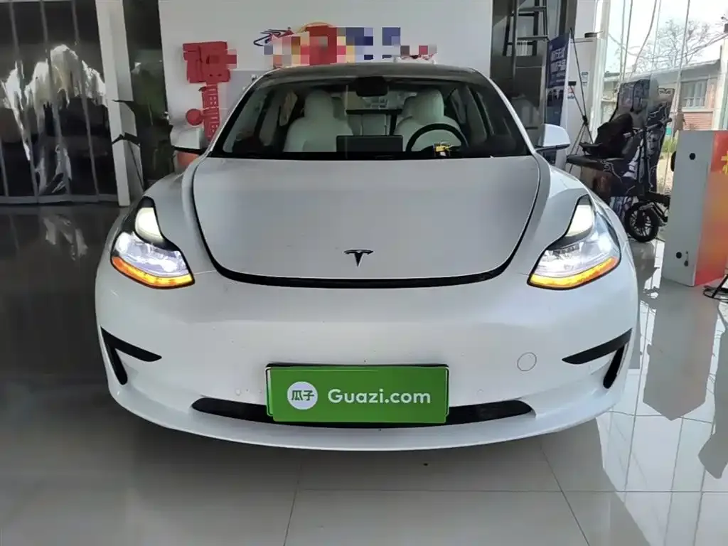 Tesla Model 3 — фото 3