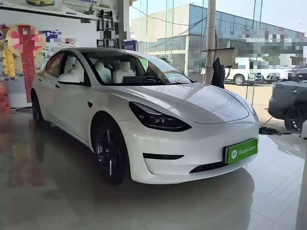 Tesla Model 3 — фото 4
