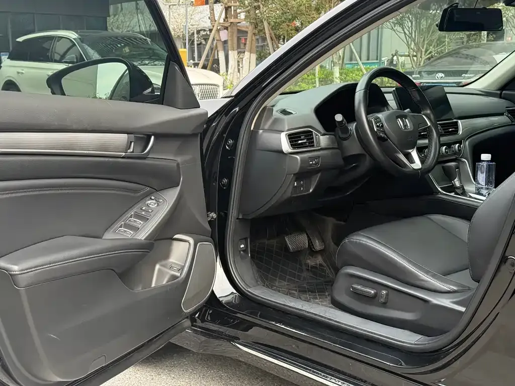 Honda Accord 2023 из CN, фото 6