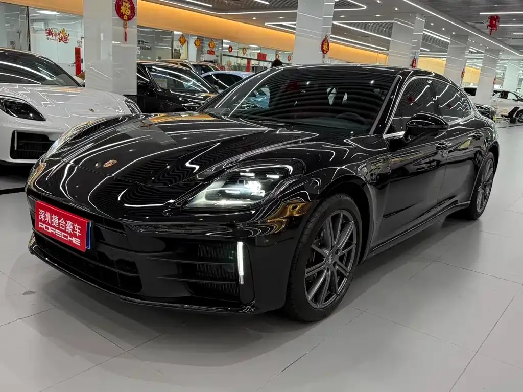 Porsche Panamera — фото 1
