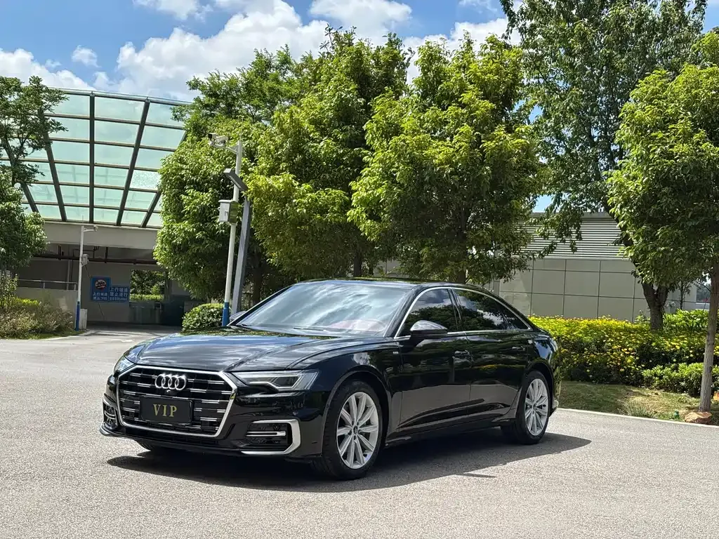 Audi A6L — фото 1