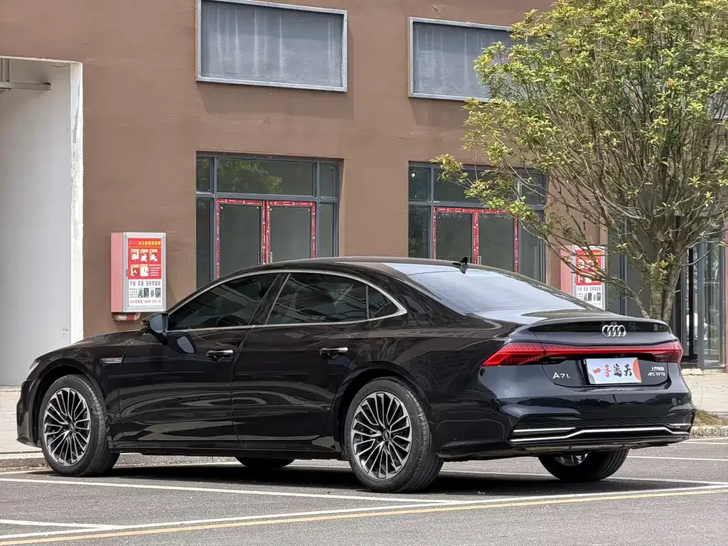 Audi A7L — фото 4