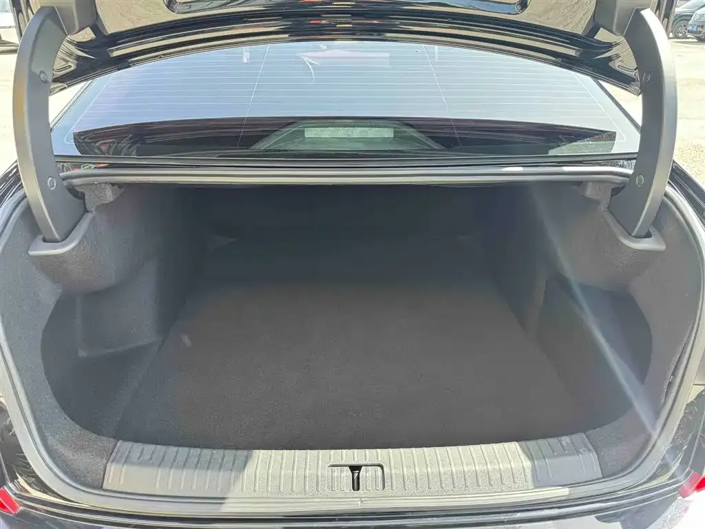 Volkswagen Passat 2022 из CN, фото 4