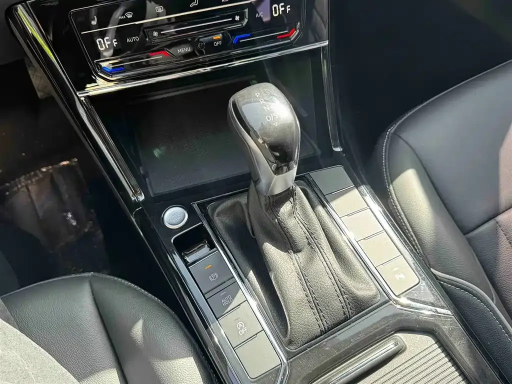 Volkswagen Passat 2022 из CN, фото 5