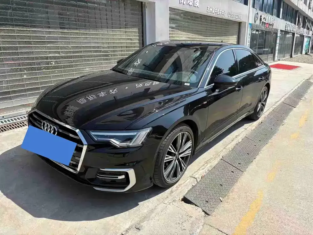 Audi A6L — фото 1