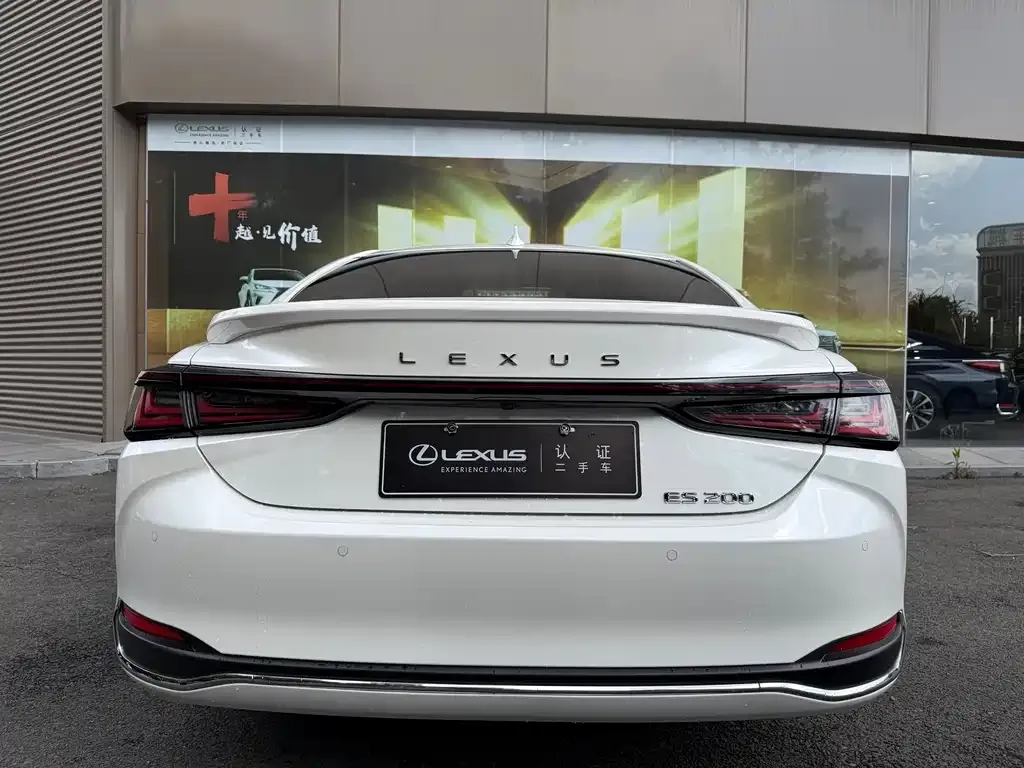 Lexus ES — фото 5