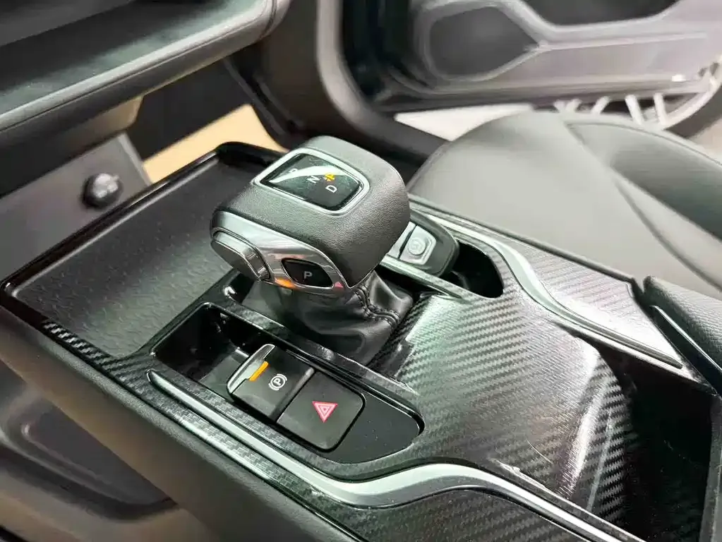 Hongqi E-QM5 — фото 10