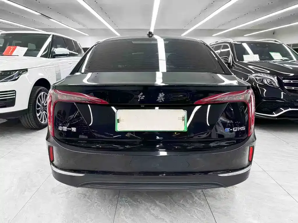 Hongqi E-QM5 — фото 3