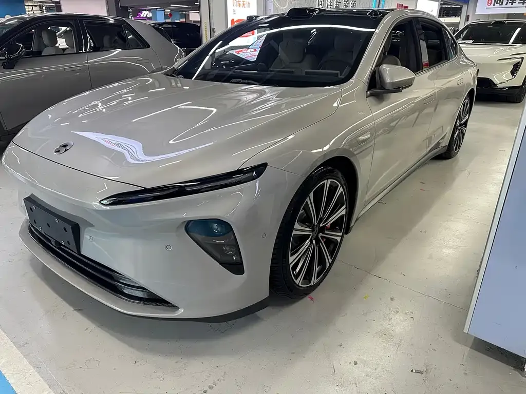 NIO ET7