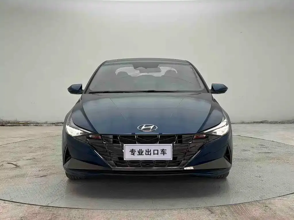 Hyundai Elantra — фото 2
