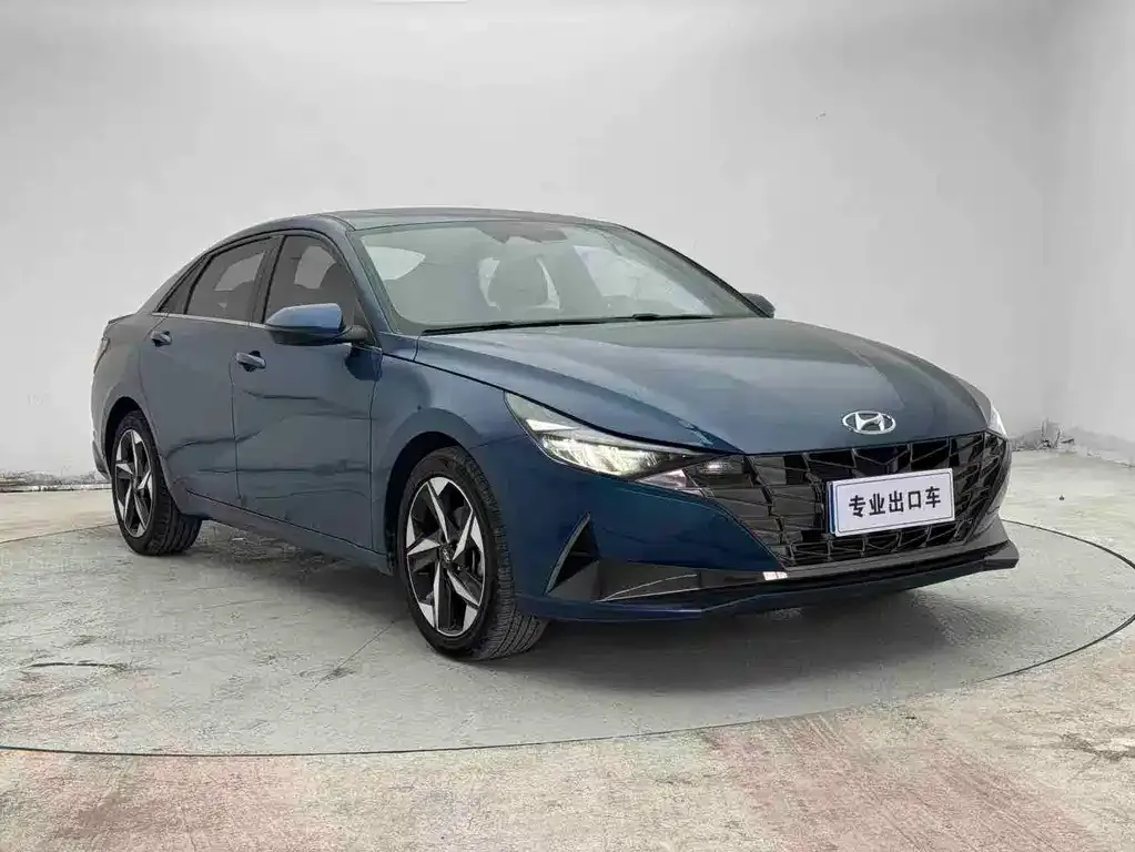 Hyundai Elantra — фото 10