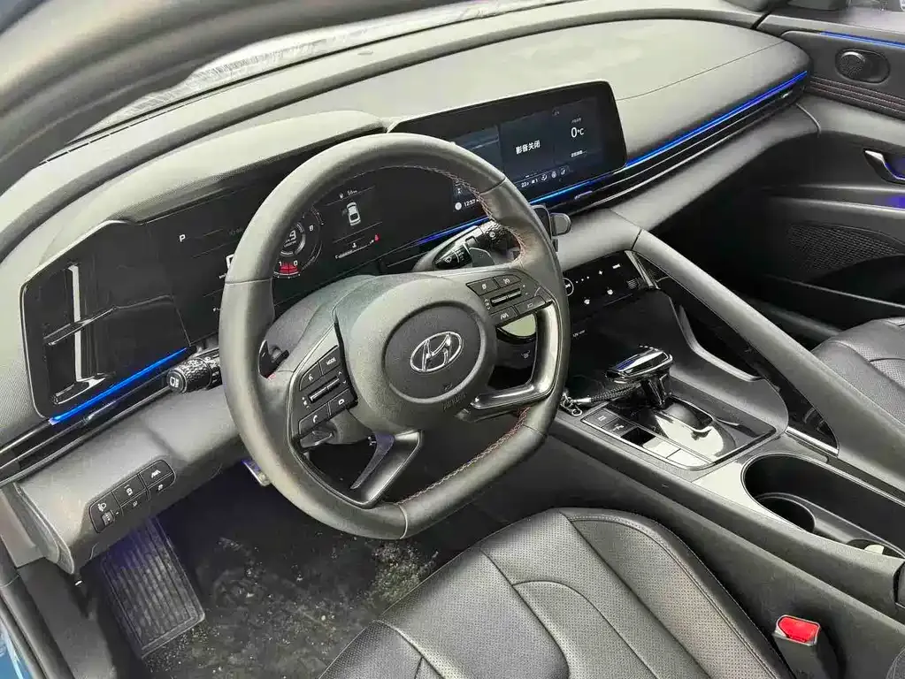 Hyundai Elantra — фото 9