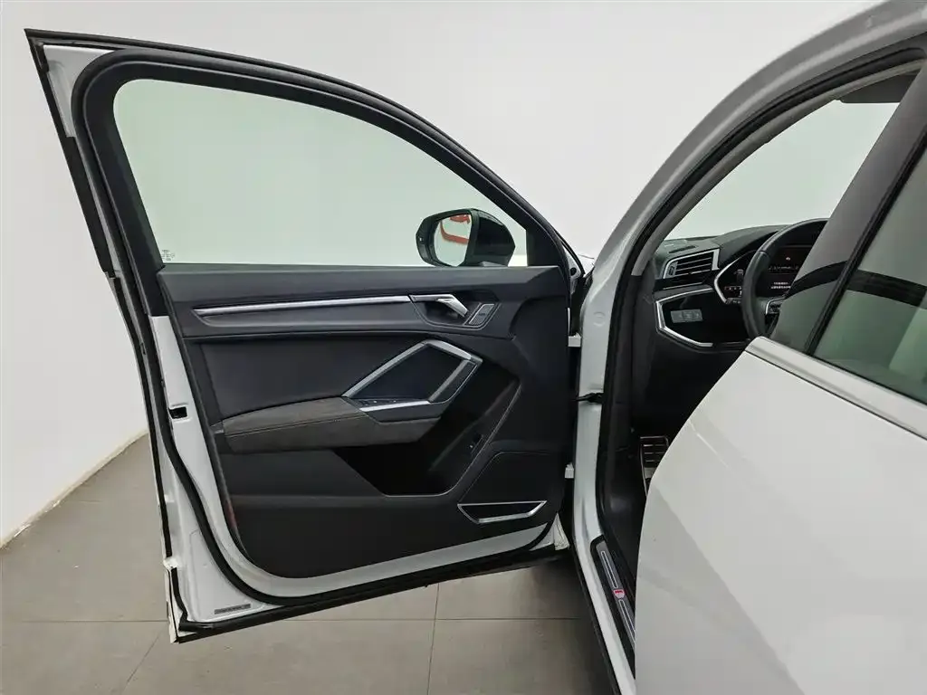 Audi Q3 Sportback 2021 из CN, фото 9