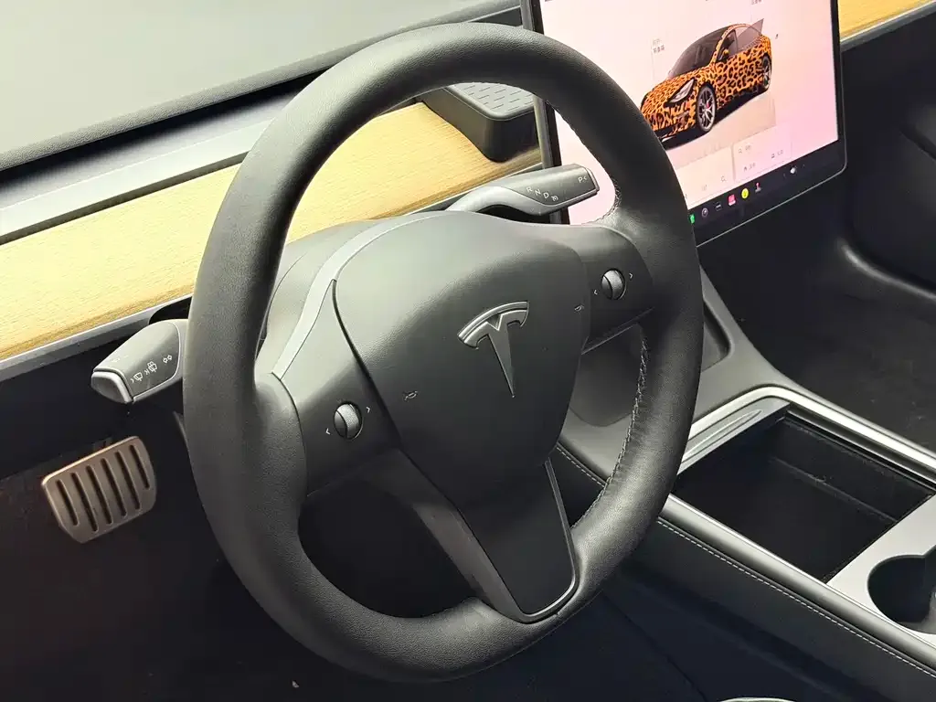 Tesla Model 3 — фото 10