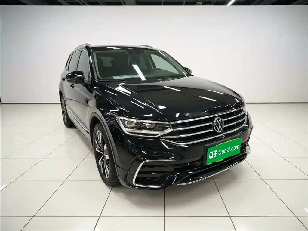 Volkswagen Tiguan L — фото 2