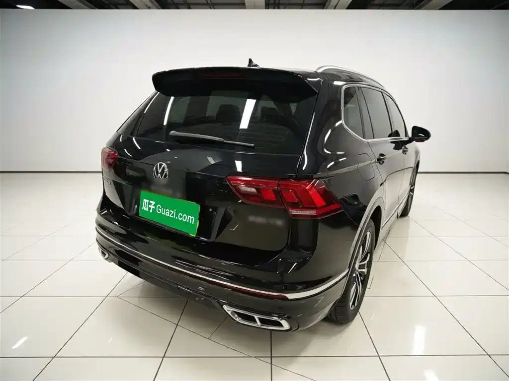 Volkswagen Tiguan L — фото 8
