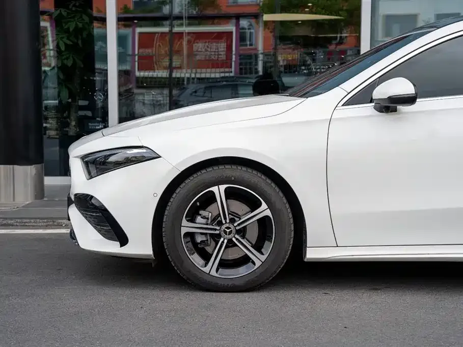 Mercedes-Benz A-Class — фото 6