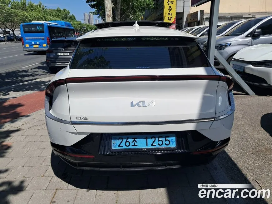 Kia EV6 — фото 9