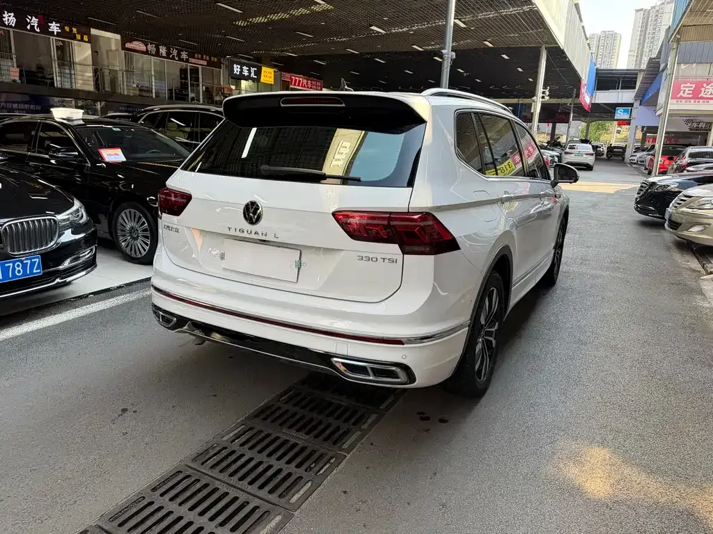Volkswagen Tiguan L — фото 8