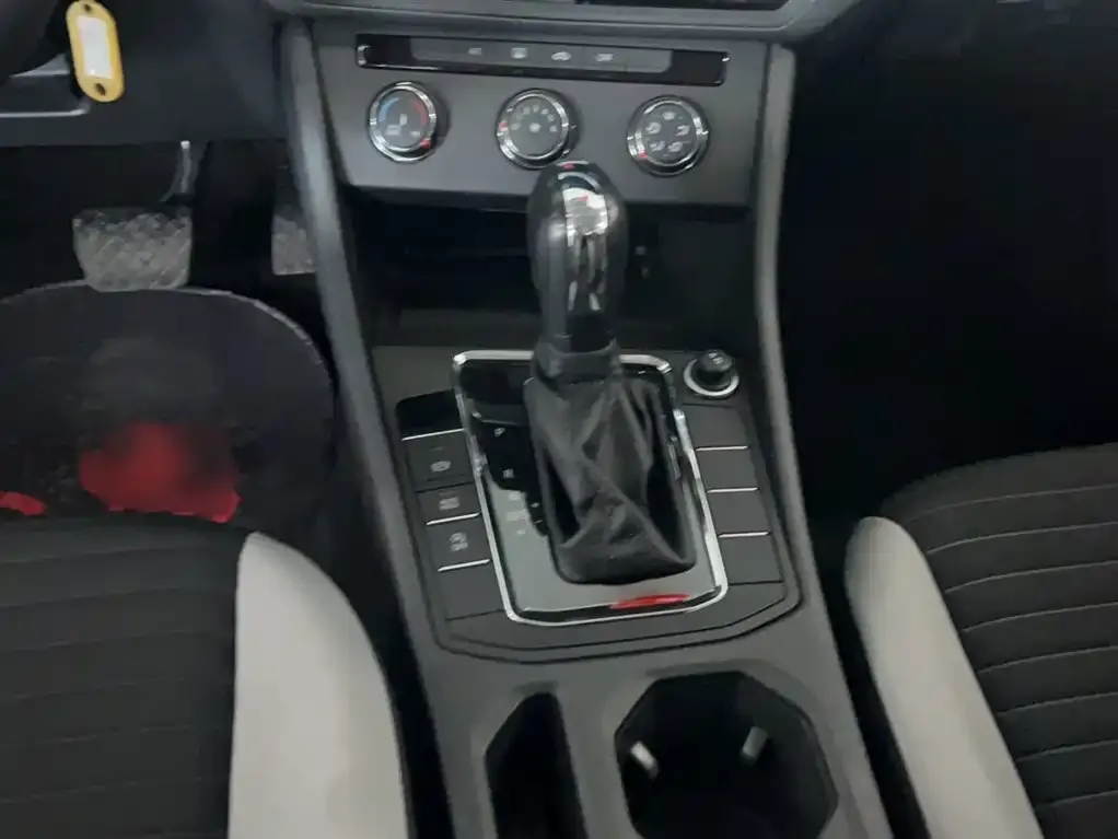 Volkswagen Bora 2024 из CN, фото 2
