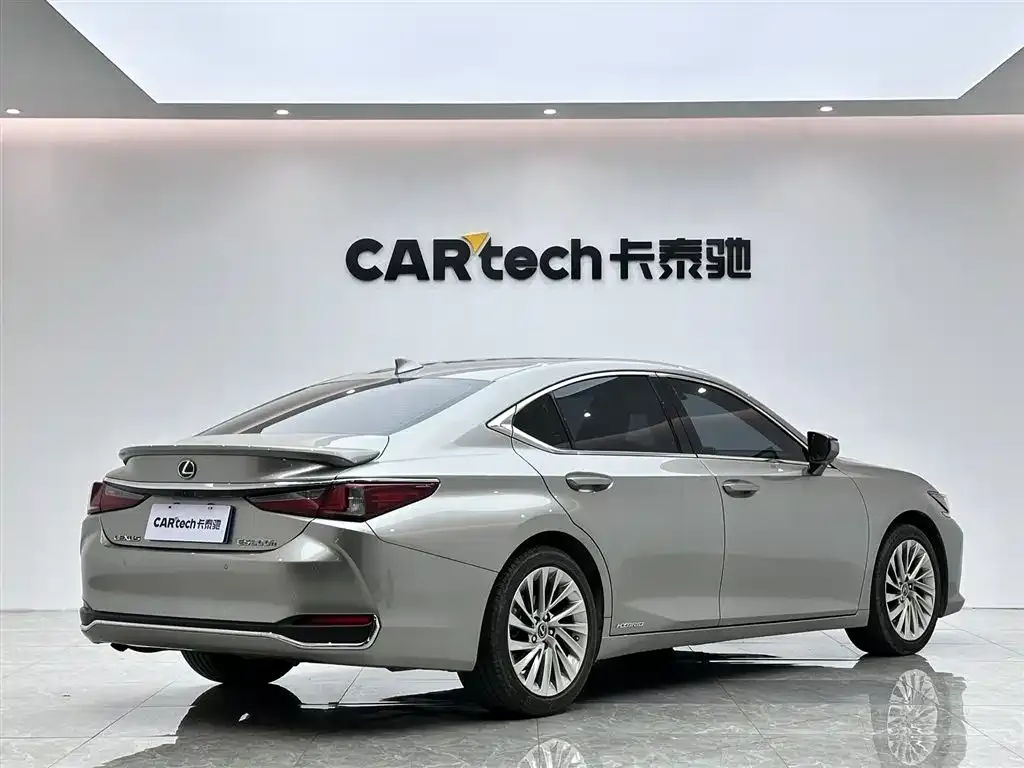 Lexus ES — фото 6