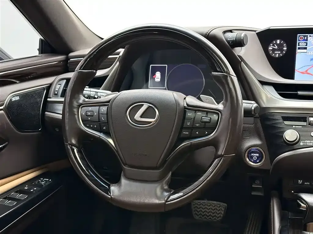 Lexus ES — фото 10