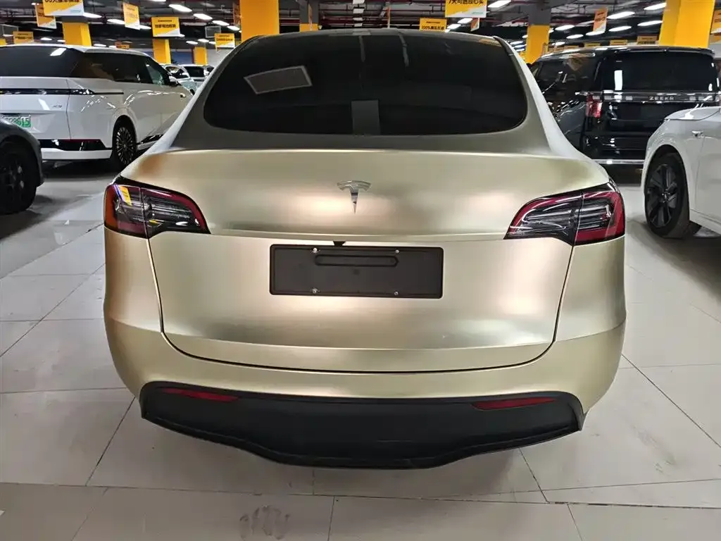 Tesla Model Y — фото 3