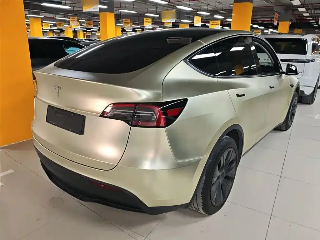 Tesla Model Y — фото 9